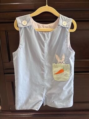 NWOT The Beaufort Bonnet Company Light Blue Jon Jon with Bunny Appliqué